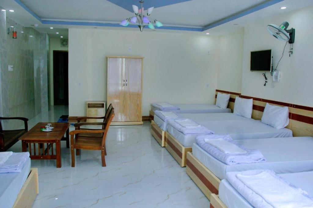 Yen Vy 04 Luxury Hotel Куи Нхон Екстериор снимка