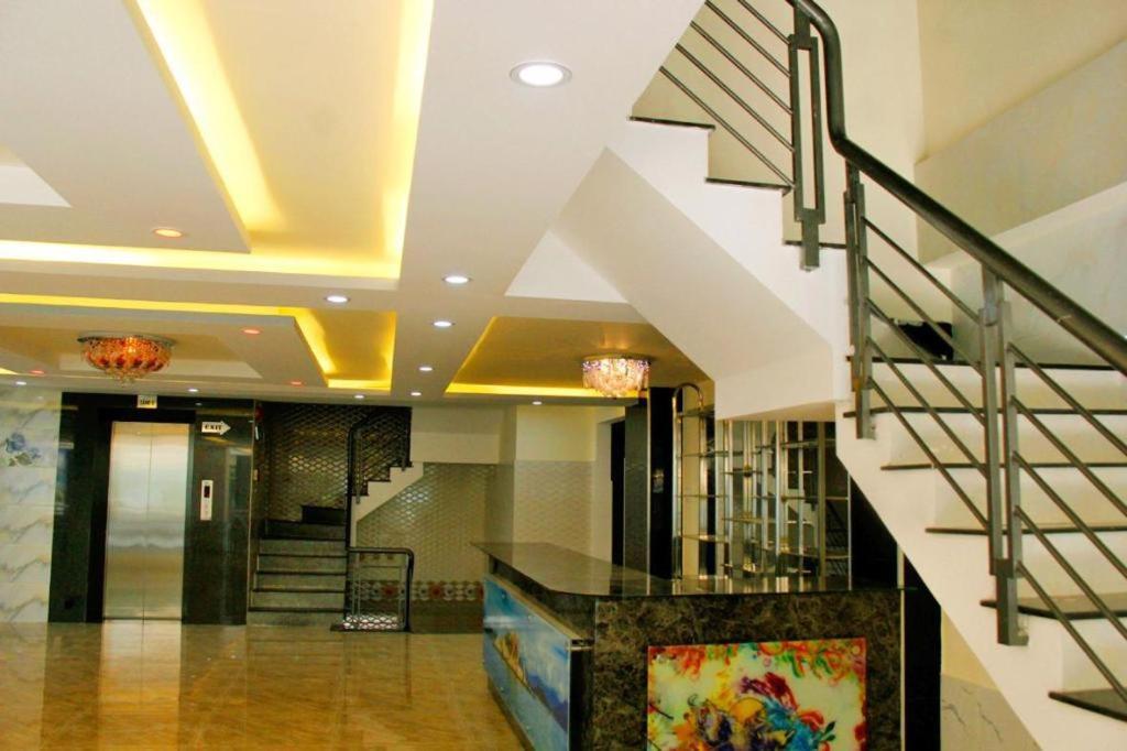 Yen Vy 04 Luxury Hotel Куи Нхон Екстериор снимка