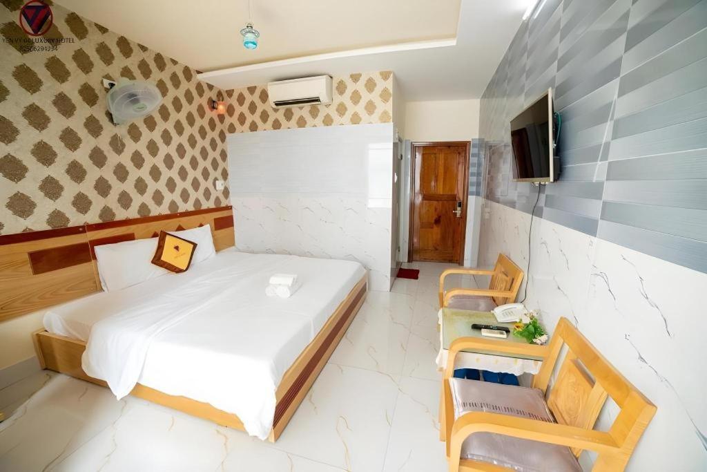 Yen Vy 04 Luxury Hotel Куи Нхон Екстериор снимка