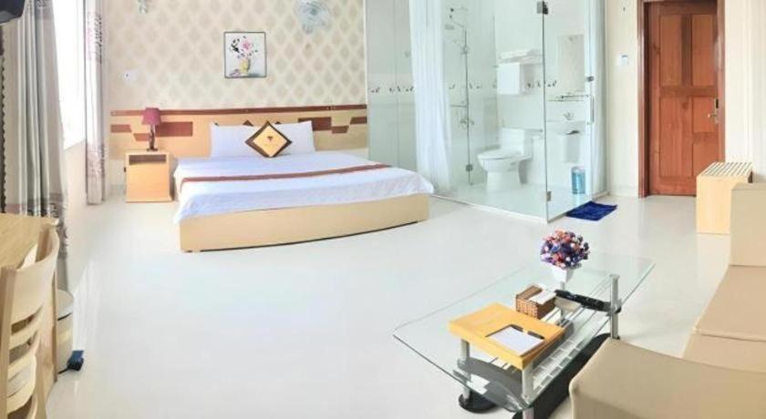Yen Vy 04 Luxury Hotel Куи Нхон Екстериор снимка